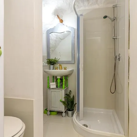 Apartment Cisterna Home *